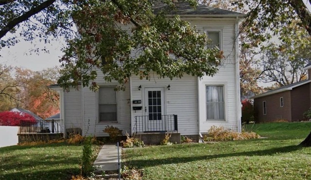 Historic 1-bedroom apartment in Shenandoah, Iowa