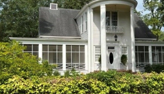 Historic Charm Close to Everything