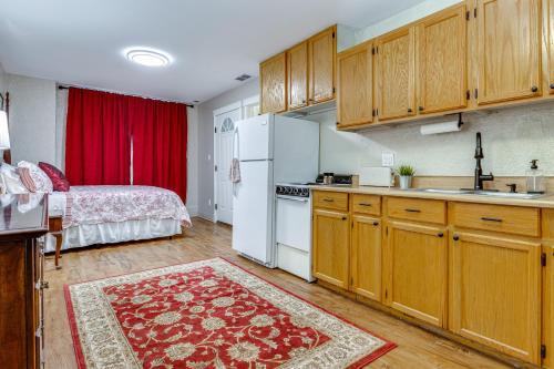 Historic Downtown Hub! Lebanon Apt
