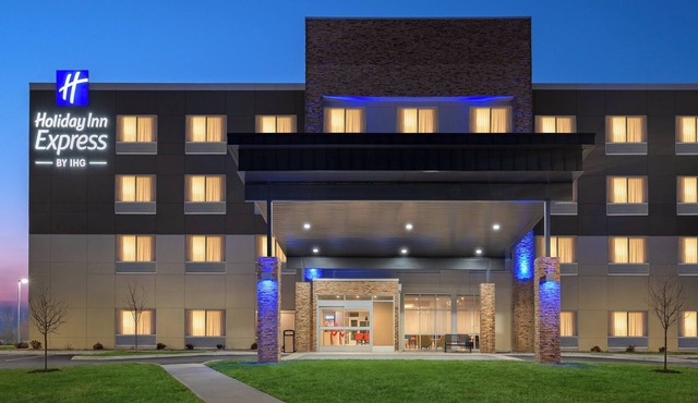 Holiday Inn Express and Suites Muncie Northwest by IHG