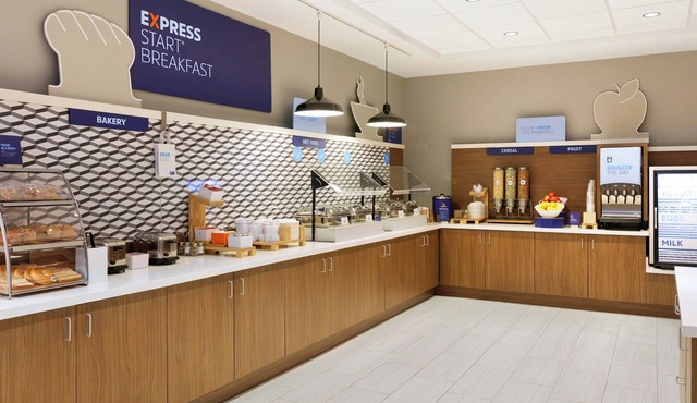 Holiday Inn Express And Suites Seattle Downtown - Lake Union by IHG