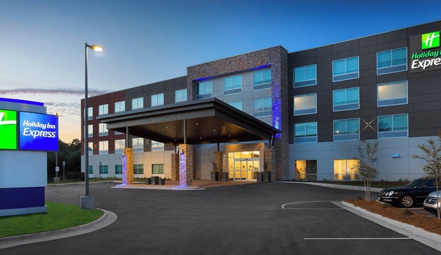 Holiday Inn Express Lake Park by IHG
