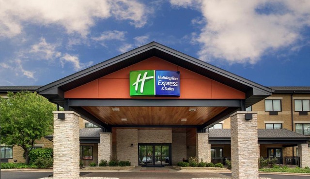 Holiday Inn Express & Suites Aurora - Naperville by IHG