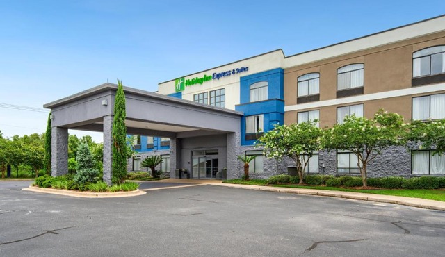 Holiday Inn Express & Suites - Mobile - I-65 by IHG