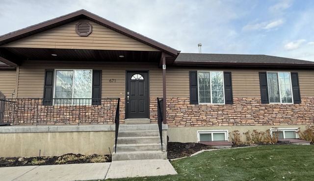 Hot Tub, 6 bedrooms, sleeps 16, Theater and game room