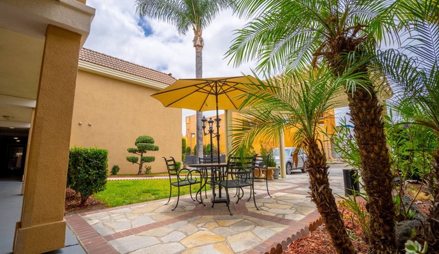 Howard Johnson by Wyndham Buena Park