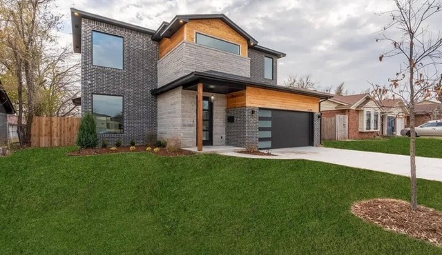HUGE Modern House Near Bricktown