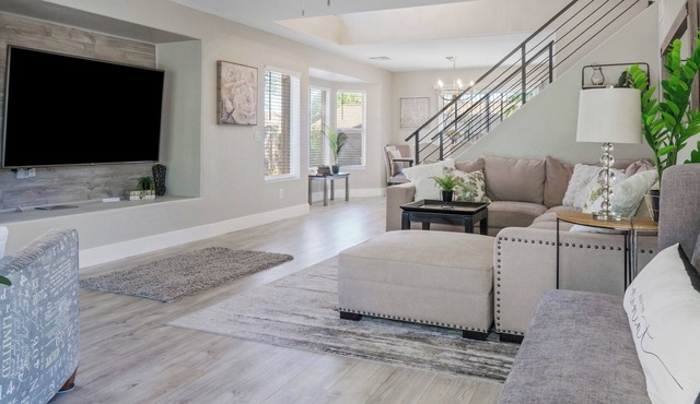 Immaculate & Affordable in Mesa. 4bdr/3bath House, Wild Horse Tours availb!