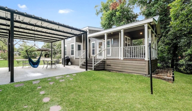 Impressive Tiny House with River Access and Fire Pit in Seguin, Texas
