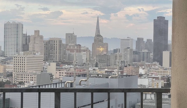 Incredible SF skyline view hotel liked condo with amenities of a home
