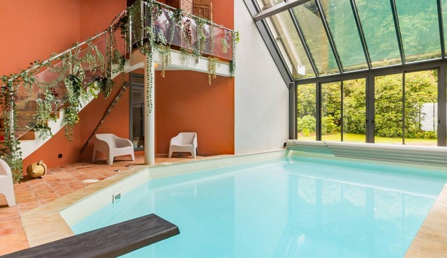 Independent house with indoor pool and garden, 2 bedrooms in Cherbourg