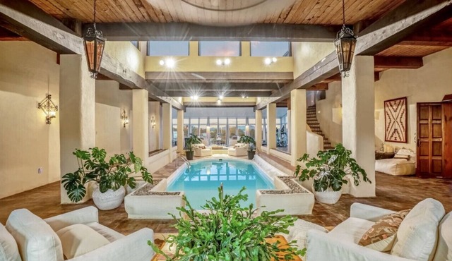 Indoor heated pool minutes to downtown Santa Fe