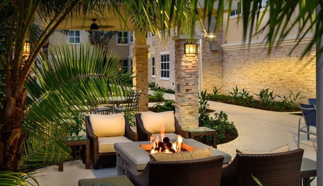 King Studio Suite w/Free Breakfast | Pool & Gym