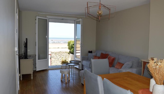 L'Estran - maison sur la digue avec vue mer