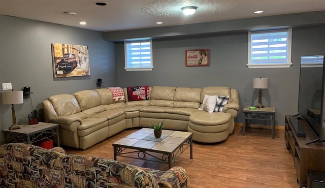 La Résidence - 4BD 2BA Exec Home, Heated Garage