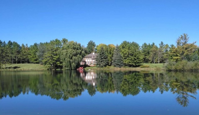 Lake View Resort-style apartment