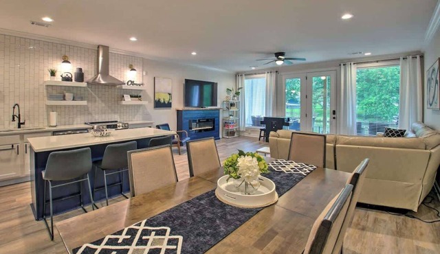 Lakefront Retreat in Lake Hamilton