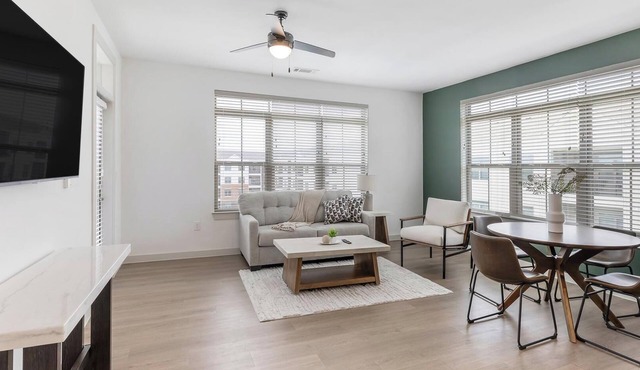 Landing | Amazing 2BD, Courtyard, Clubhouse