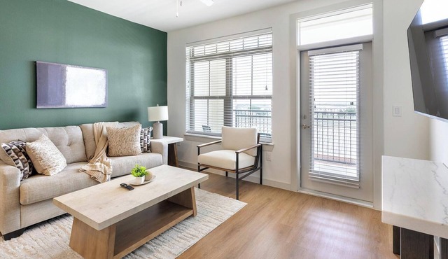 Landing | Beautiful 1BD, Clubhouse, Courtyard