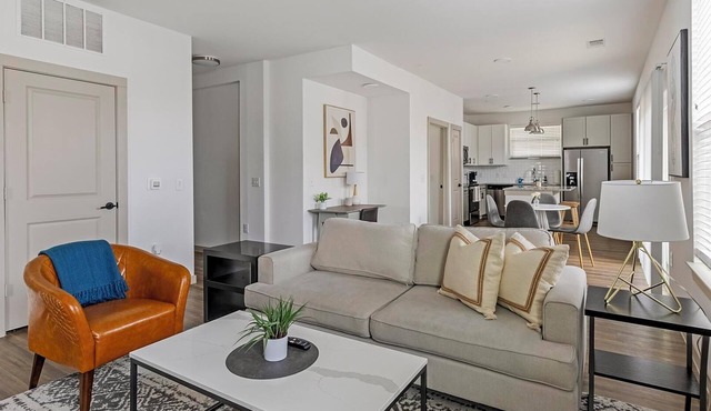 Landing | Incredible 3BD, Clubhouse, Pool