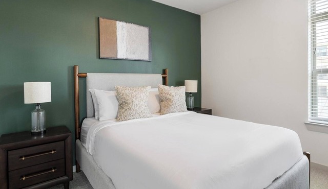 Landing | Modern 1BD, Gym, Courtyard