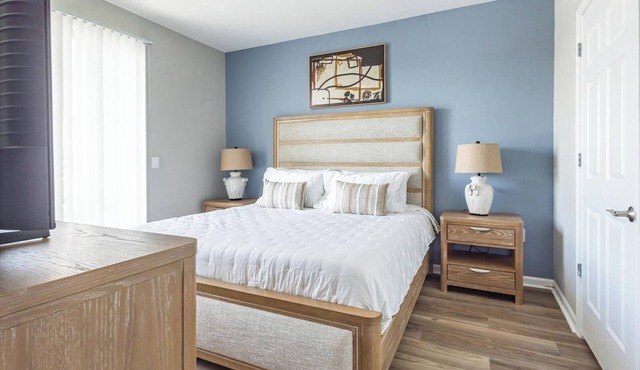 Landing | Modern 2BD, Courtyard, Game Room