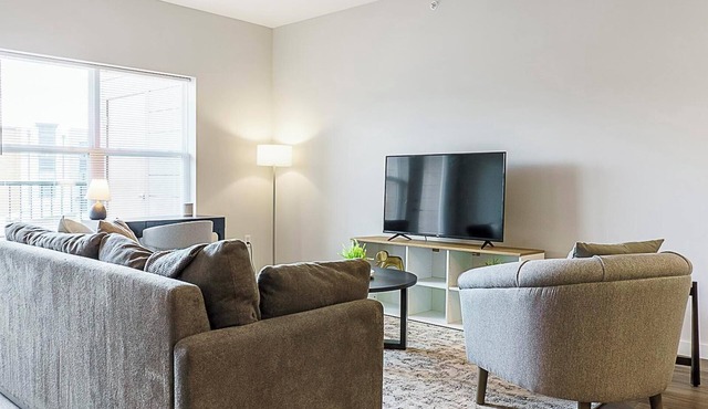 Landing | Spectacular 1BD, Gym, Clubhouse