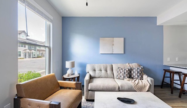 Landing | Spectacular 2BD, Rooftop Lounge, Gym