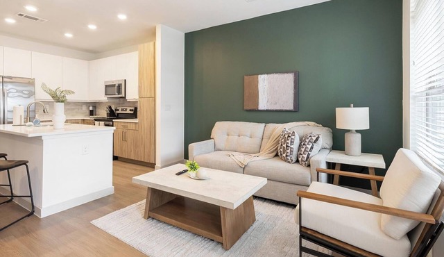 Landing | Stylish 1BD, Courtyard, Gym