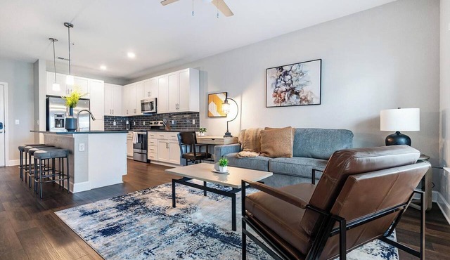 Landing | Stylish 1BD, Gym, Clubhouse