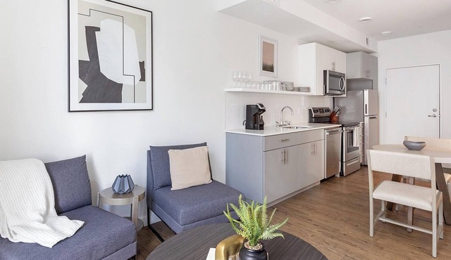 Landing | Stylish 1BD, Rooftop Lounge, Game Room