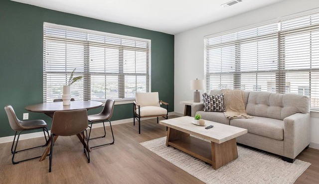 Landing | Stylish 2BD, Courtyard, Gym