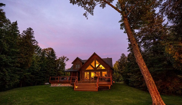 Large Lakefront Log Lodge Sandy Beach Dock Near Mackinac Island