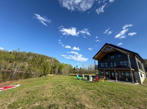 Le Cerf, Waterfront, spa, games room, and kayaks