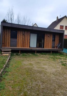 Le cocon normand studio de jardin et son écrin de verdure in Dampierre-Saint-Nicolas