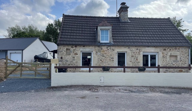 Le nid familiale, cosy house between land and sea, country spirit