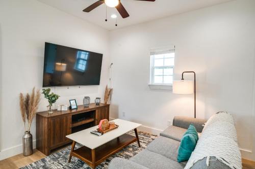 Legacy Ranch Escape: Game Room & Lake Access