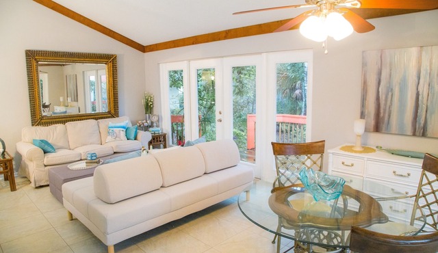 Light and bright Near Golf courses, Beach, Art, Raceway and Amusement parks