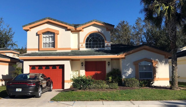 Lindfields Luxury Holiday Villa, Kissimme, Florida. Minutes from Disney