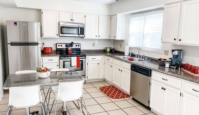 Location, location, location! In Oxford's Mile Square! 4 Bed/2 Bath Townhouse