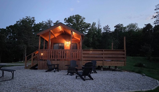 Log Cabin with Private Hot Tub, Fire Pit, & King Bed Near Hot Springs