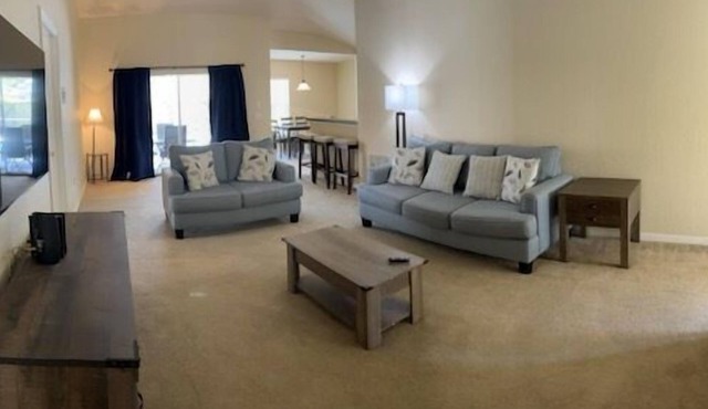 Lovely 3-Bedroom Pool With Spa