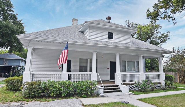 Lovely Studio Apt #1 in Downtown Winter Garden, by Bike Trail