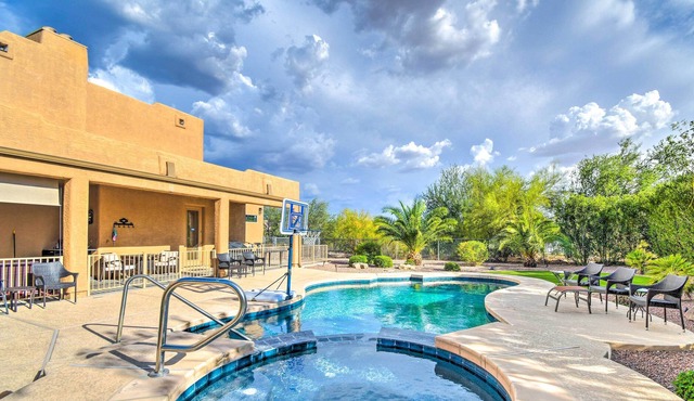 Luxe Apache Junction Escape w/ Pool & Hot Tub