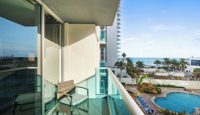 Luxurious Oceanfront Condo –Unmatched Views & Resort-Style Living-20 min to FIFA