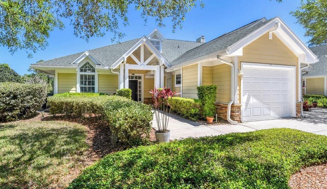 Luxury-4/4 w/BBQ-pool-hot tub - close to beaches & historic district