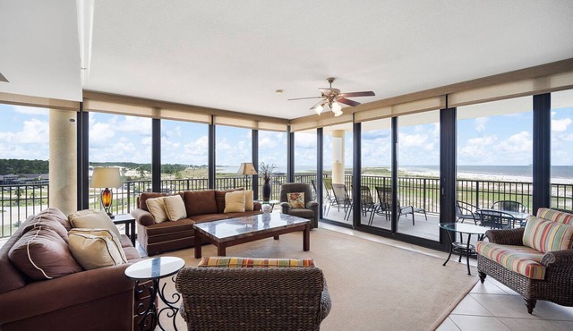 Luxury Corner Condo on the 5th Floor with Panoramic Views of Dauphin Island