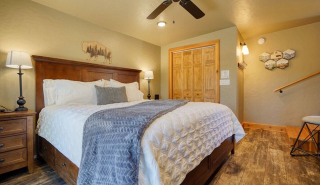 Luxury Getaway Near Mineral Spa - Ponderosa Cabin