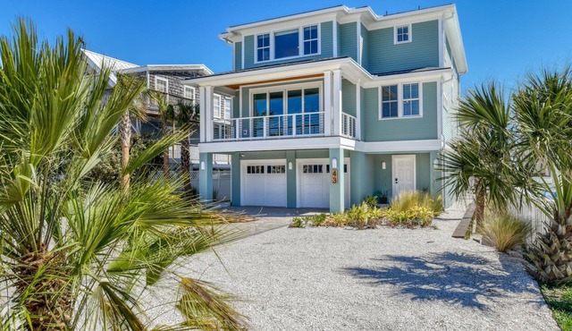 Luxury Home Steps to Beach! 4 Masters, Firepit, Ping Pong, Putting Green, EV charger, Balconies