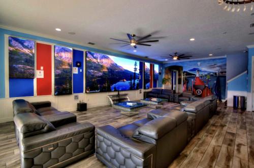 Luxury Infinity & Bowling Villa 14BD Theater Games Pool & Spa